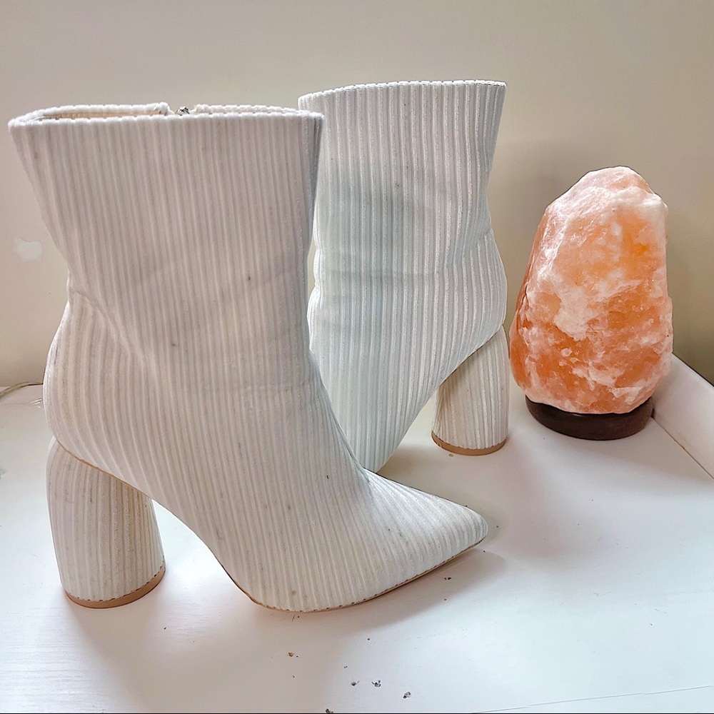 ✧･ﾟnwot cape robbin boots - Picture 3 of 9